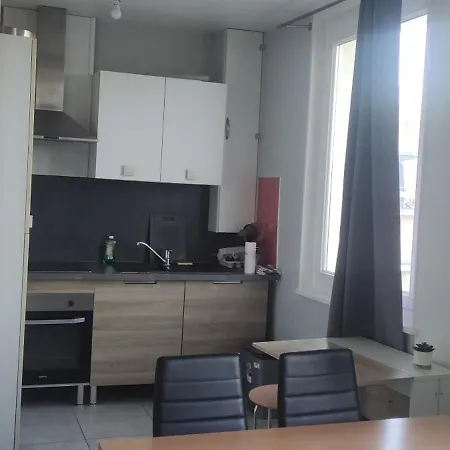 Quatre A Apartment *